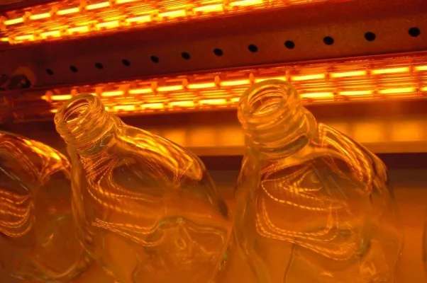 Safety distance for glass heating